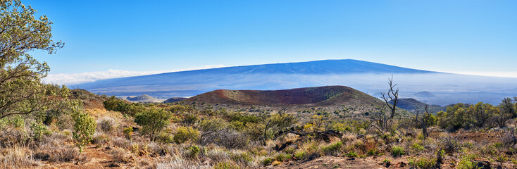 The worlds largest volcano Mauna Loa in Hawaii, Big Island, Hawaii, USA. Mauna Loa is still the largest active volcano on Earth. The Hawaiian shield volcanoes are the largest mountains on Earth © SteenoWac/peopleimages.com
