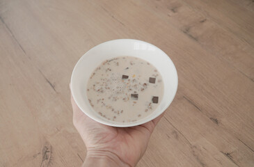 chocolate granola breakfast cereal