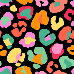 Animal skin print in rainbow colors. Colorful leopard spot seamless pattern design © Tanya Syrytsyna