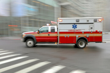 ambulance on emergency car - 515381720