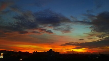 Fototapeta premium sunset over the city