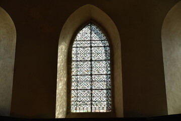 Fenêtre à vitraux église de Saint-André-le-Bas à Vienne. France
