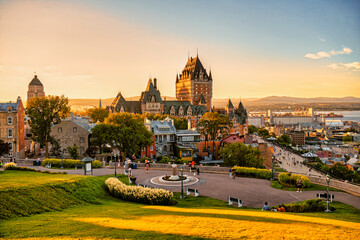Fototapeta premium Frontenac Castle in Old Quebec City in the beautiful sunrise light