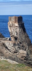 Bunker auf Felsen in der Bretagne