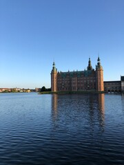 Fototapeta premium castle on the lake