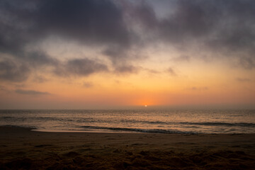 Naklejka na ściany i meble Sunrise over Beathany Beach Deleware