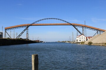 Naklejka premium city harbour bridge