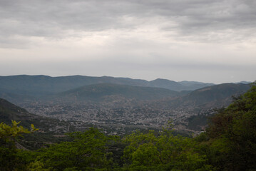 Pueblos del sur de México del sureste, creciendo en el sector urbano con diversos problemas de contaminación ambiental.