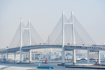 横浜港にかかるベイブリッジ
