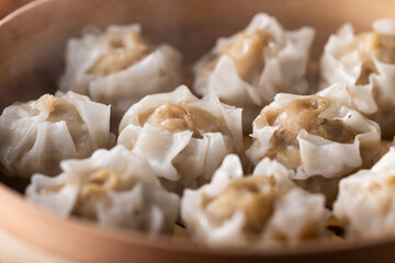 肉汁溢れるプリプリの焼売