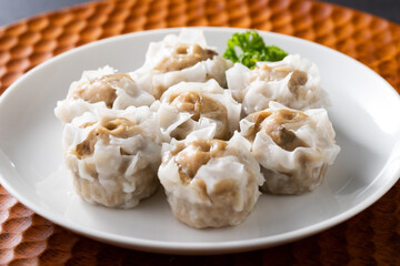 肉汁溢れるプリプリの焼売