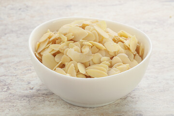 Almond nut slices for culinary