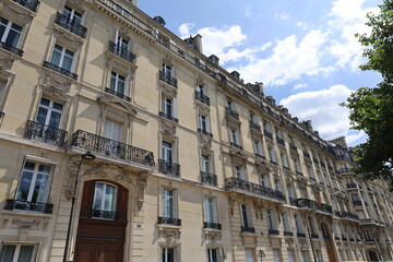 Fototapeta na wymiar typical french building facades in wealthy parisian neighborhood
