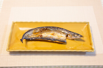 焼き魚の秋刀魚の開き

