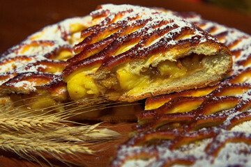 Fluffy apple pie with icing sugar