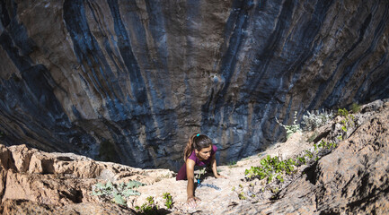Fototapeta premium female rock climber