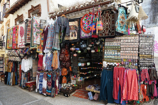Spain. Shoppingstreet in Granada