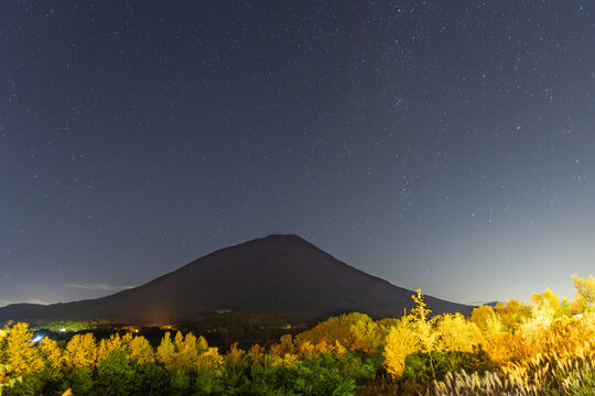「漆黒」の画像 - 186,676 件の Stock 写真、ベクターおよびビデオ | Adobe Stock