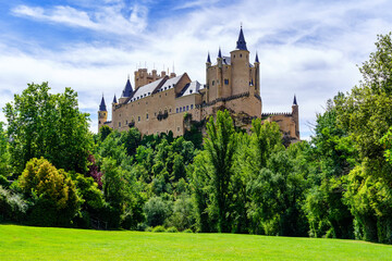 Fototapeta na wymiar Panoramic view of the huge medieval castle of Segovia, a world heritage site, Spain.