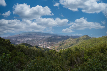 Krajobraz Teneryfy.  Widok na dolin Orotawy. Tapeta na pulpit