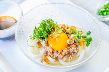 冷たい肉味噌うどん