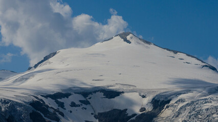 Fototapeta na wymiar Pasterze Glacier with Johannisberg summit in Austria