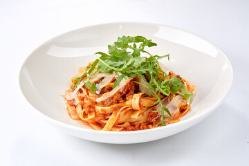 bolognese pasta with tomato sauce