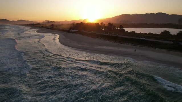 POR DO SOL PRAIA DA RESERVA RIO DE JANEIRO