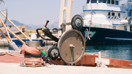 Hydralic helm on the small sailing yacht