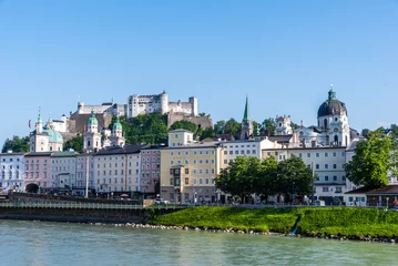 Deurstickers Blick auf Festung Salzburg über die Salzach © driendl
