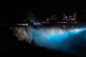 Fototapeta na wymiar falls at night