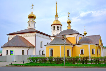Fototapeta na wymiar Old Orthodox churches of Suzdal