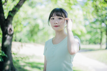 トレーニングをする女性