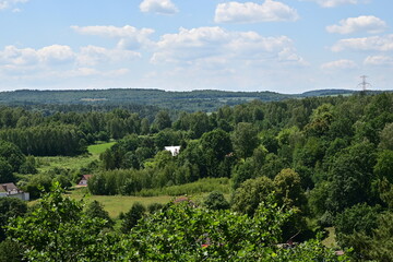 Ausblick auf die Landschaft bei Löwenberg, Schlesien, Polen, in der Lwówecka Schweiz im Isergebirge