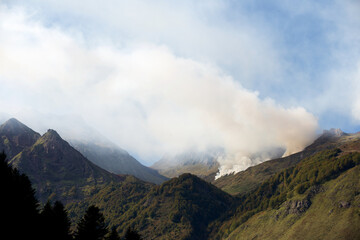 Fototapeta na wymiar Fire in the Pyrenees