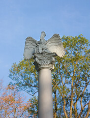 Column Pelican in Park of Alexandria in Belaya Tserkov, Ukraine - obrazy, fototapety, plakaty