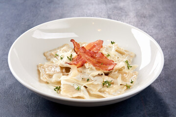 italian ravioli with bacon and cheese