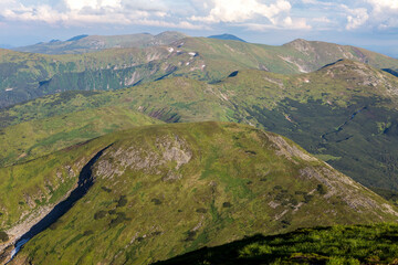Fototapeta na wymiar Panoranic view of Chornohora mountain range from Hoverla - Breskul, Pozhyzhevska, Turkul, Shpyci, Rebra, Hutyn Tomnatyk, Brebeneskul, Popivan