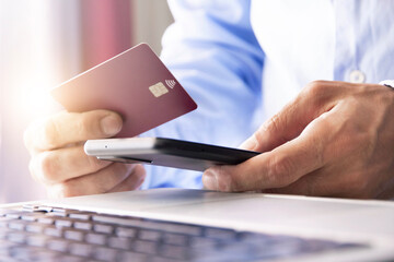 pagamenti online con carta di credito, transazioni digitali, 