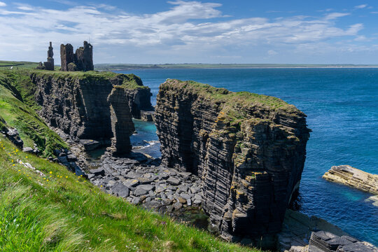 view of the Caithness coast and the ruins of the historic Castle Sinclair Girnigoe