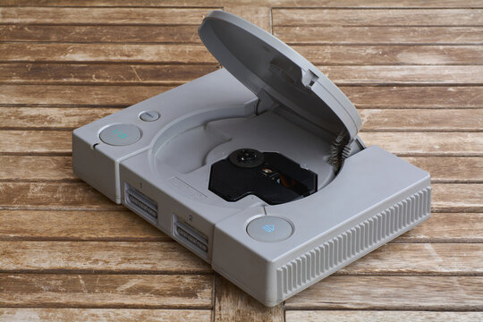 1998 first generation console