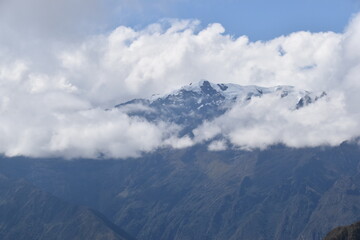 Hiking the Ruta 2 on the Inca Trail in Peru on our way to Machu Picchu