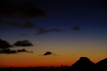 Conjunción Venus, Júpiter y Mercurio