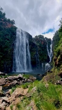 Panorama Route South Africa, Lisbon Falls South Africa, Lisbon Falls is the highest waterfall in Mpumalanga, South Africa. The waterfall is 94 m high. The waterfall lies on the Panorama Route. 