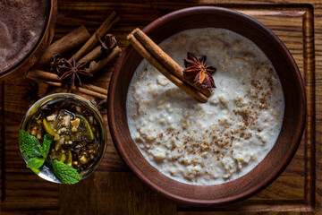 Oatmeal with cinnamon