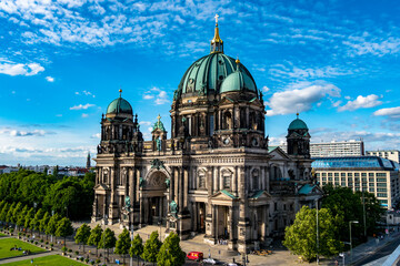 Fototapeta na wymiar Berliner Dom - Berlin Kirche