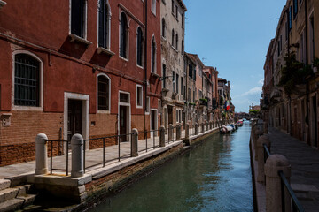 Fototapeta na wymiar Venedig - Kleiner Kanal