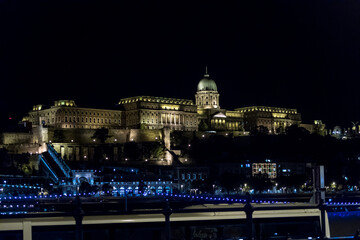 Naklejka premium Budapest bei Nacht - Skyline