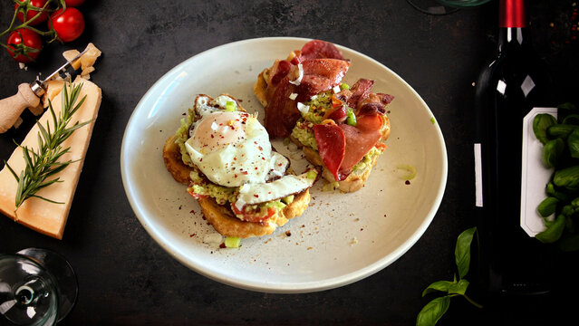 Bacon & Egg - Avocado Toast