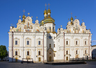 Fototapeta na wymiar Assumption Cathedral of the Kyiv-Pechersk Lavra in Kyiv, Ukraine